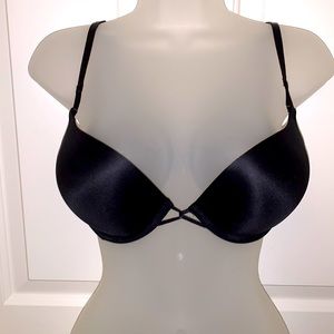Pre loved Victoria secret bombshell bra. Size 34C.
